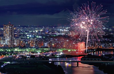 【2023年夏秋】関東近郊オススメ花火大会10選|開催日程やお得なツアーも紹介