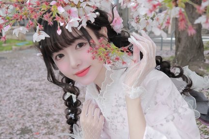 Sewa Kimono Tokyo dengan Dandanan Rambut & Solekan Menawan (Ookini Asakusa)