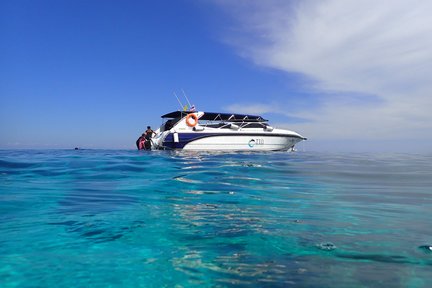 ロック島・ハア島 日帰りグループツアー（ランタ島発 / Tin Adventure Sea Tour提供）