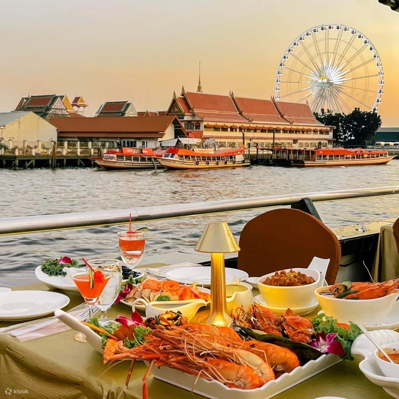 dining table at chao phraya