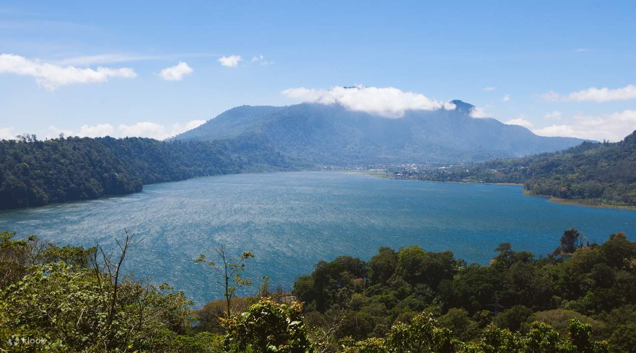 twin lake in bali