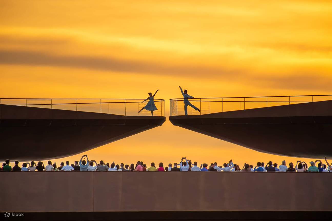 Kiss Bridge