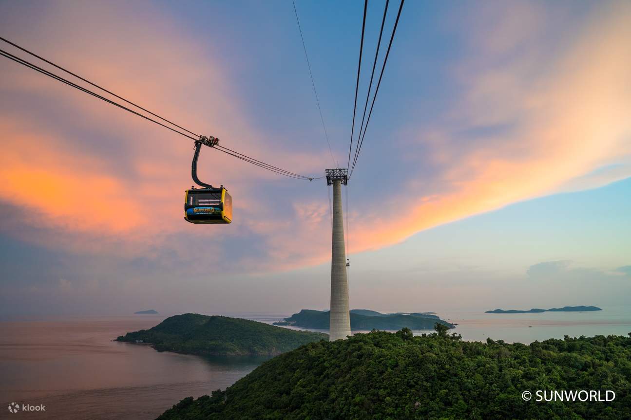 Sun World Hon Thom Cable Car at sunset