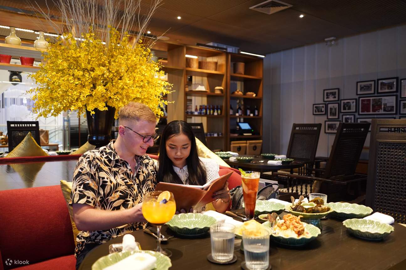 Erawan Tea Room Grand Hyatt Erawan Bangkok (MICHELIN Guide Winner)