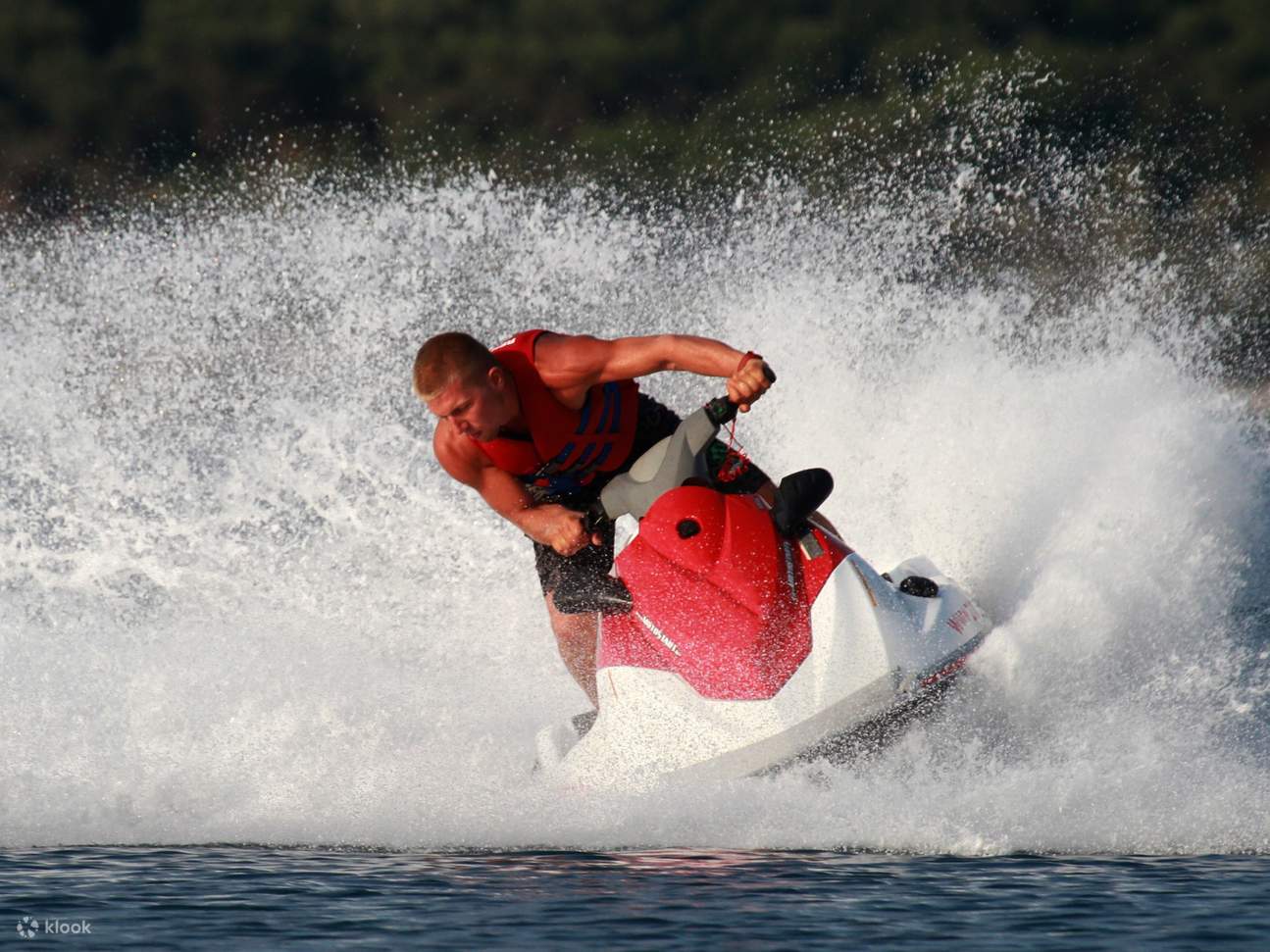Experience the exhilarating adrenaline rush of a jet ski adventure at Pattaya Beach!
