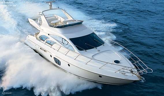 yacht